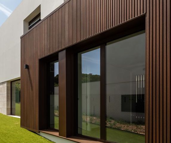 BROWN OAK
